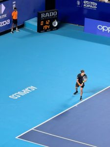 El Abierto Mexicano de Tenis 2026 con sede en Acapulco, en su segundo día consecutivo se presentó Grigor Dimitrov contra Térence Atmane quien venció a Dimitrov por 6-3, 6-3. seguido de Alexander Z